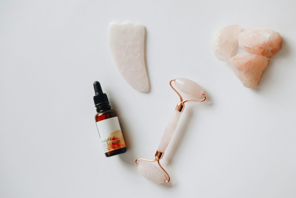 gua sha tools to show moms a way for quick self-care